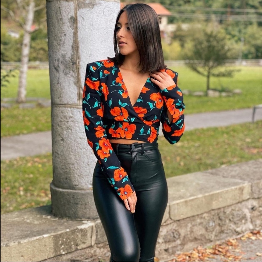 Zara Long Sleeve Crop Floral Top Wrap Blouse Size Small